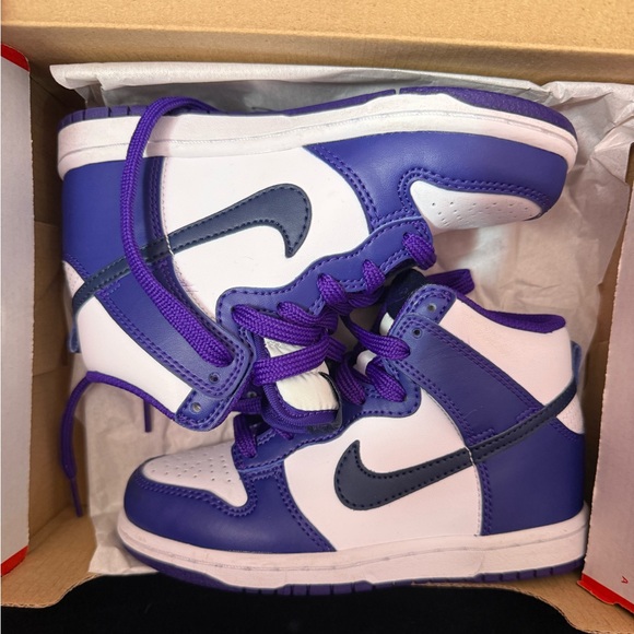 Toddler Nike dunks purple and white size 12c excellent condition - Picture 3 of 4